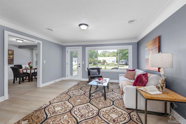 32443 Florence Street, Garden City, MI 48135