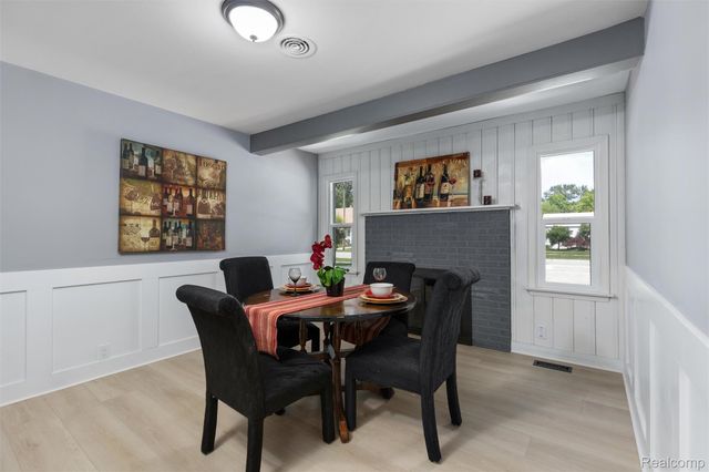 32443 Florence Street, Garden City, MI 48135