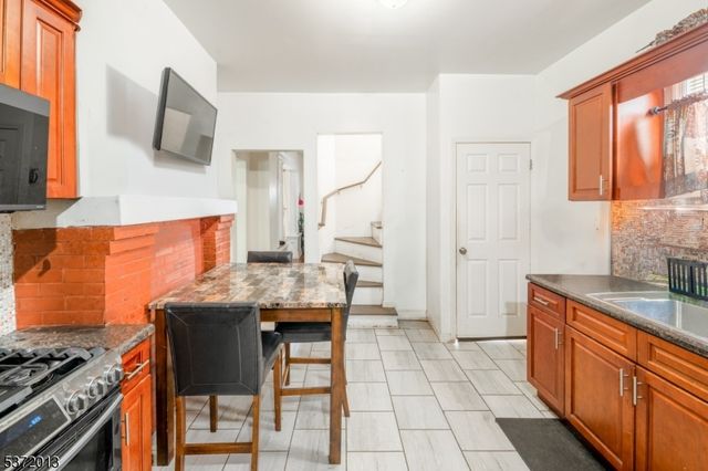 21 Beverly St, Newark City, NJ 07108