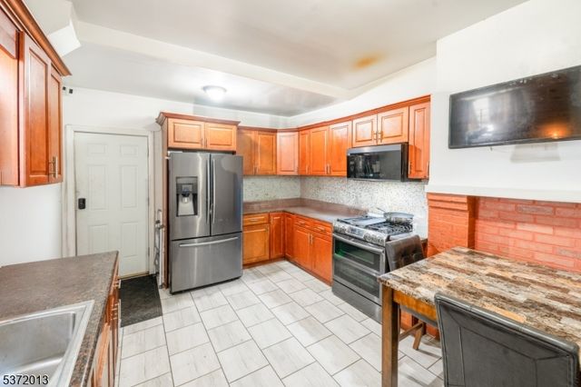21 Beverly St, Newark City, NJ 07108