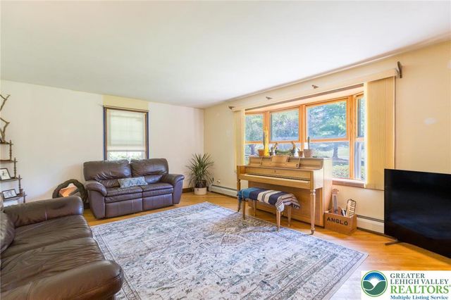 255 Park Drive, Nockamixon Twp, PA 18930