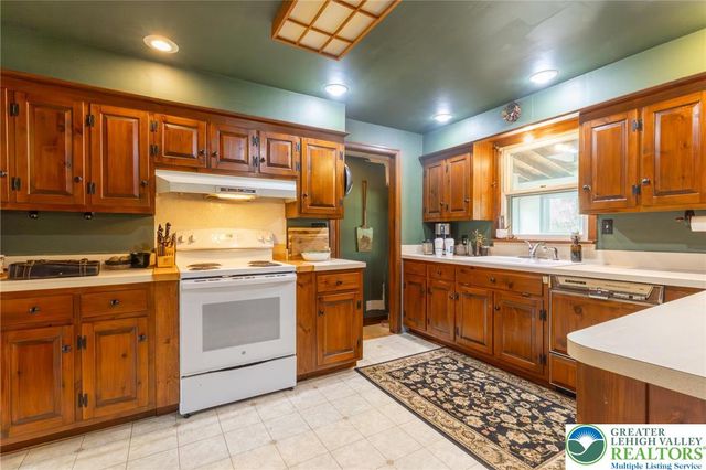 255 Park Drive, Nockamixon Twp, PA 18930
