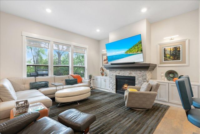 16377 Glory Lane, Eden Prairie, MN 55344