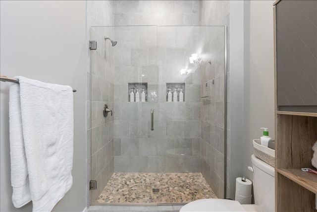 16377 Glory Lane, Eden Prairie, MN 55344