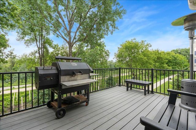 16377 Glory Lane, Eden Prairie, MN 55344