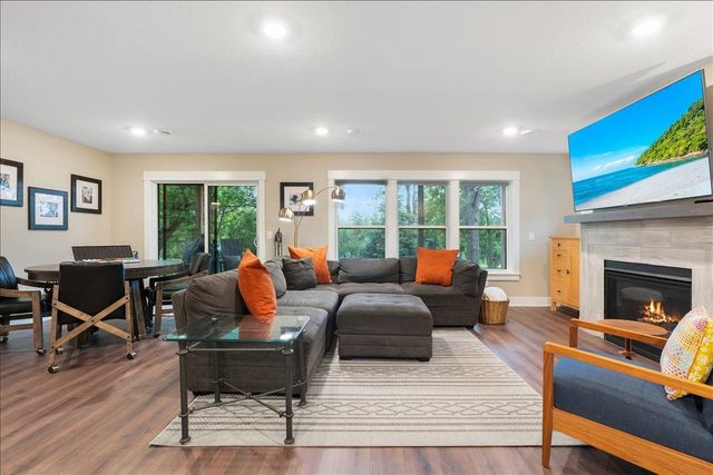 16377 Glory Lane, Eden Prairie, MN 55344