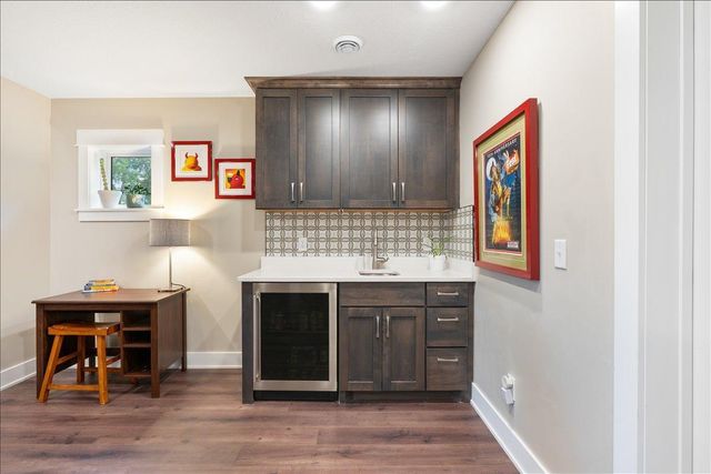 16377 Glory Lane, Eden Prairie, MN 55344