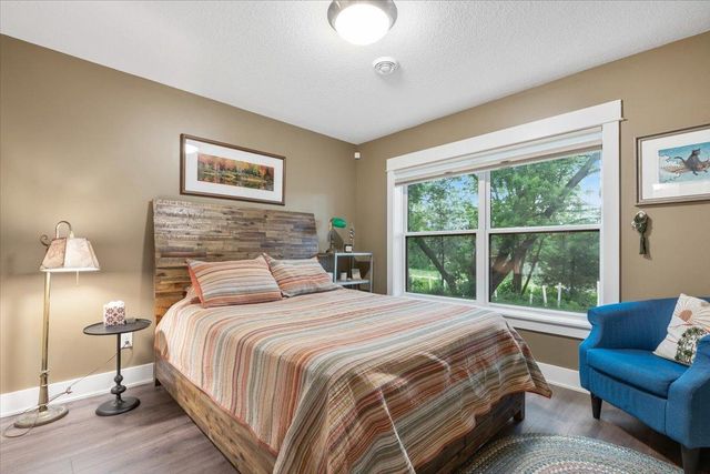 16377 Glory Lane, Eden Prairie, MN 55344