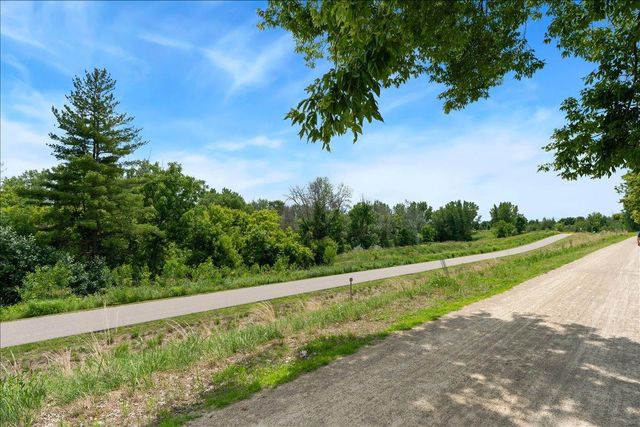 16377 Glory Lane, Eden Prairie, MN 55344