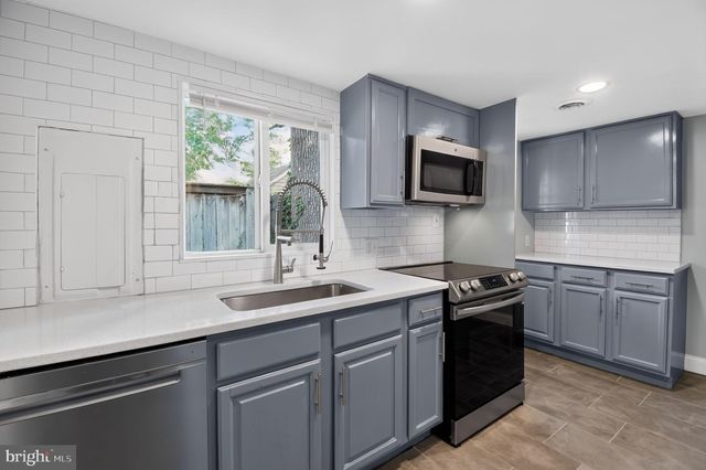 1727 FORESTVILLE RD, Edgewater, MD 21037