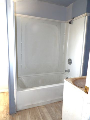 1747 S Santa Fe Ave, Wichita, KS 67211