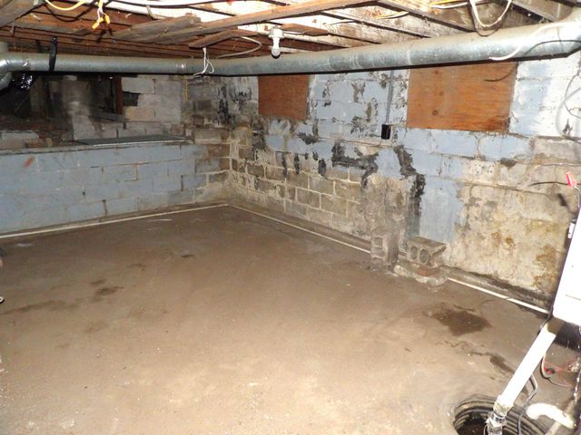 1747 S Santa Fe Ave, Wichita, KS 67211