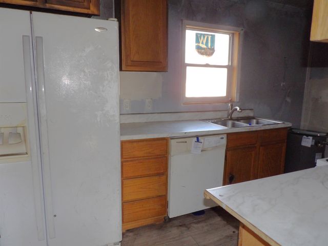 1747 S Santa Fe Ave, Wichita, KS 67211