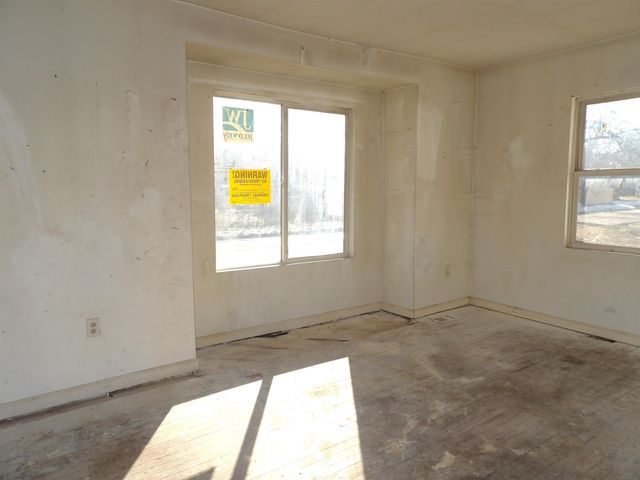 1747 S Santa Fe Ave, Wichita, KS 67211