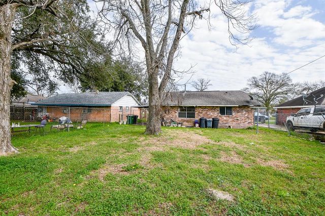 8323 Ponnel Lane, Houston, TX 77088
