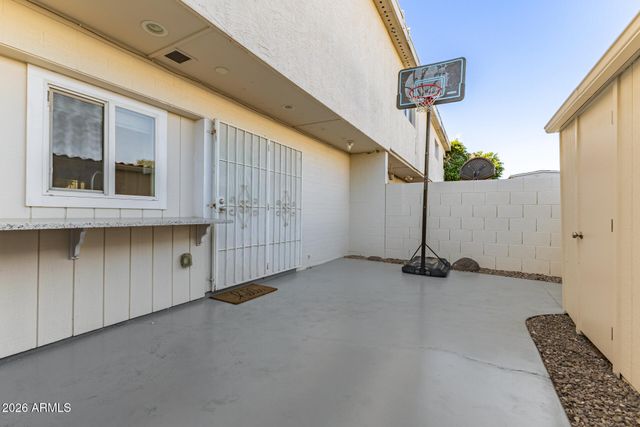 2031 W HAZELWOOD Parkway, Phoenix, AZ 85015