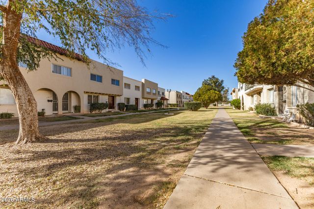 2031 W HAZELWOOD Parkway, Phoenix, AZ 85015