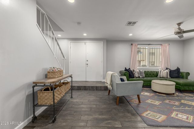 2031 W HAZELWOOD Parkway, Phoenix, AZ 85015