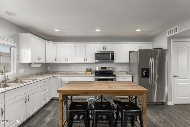 2031 W HAZELWOOD Parkway, Phoenix, AZ 85015