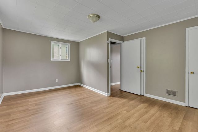 1216 Beaver Rd, Ambridge, PA 15003