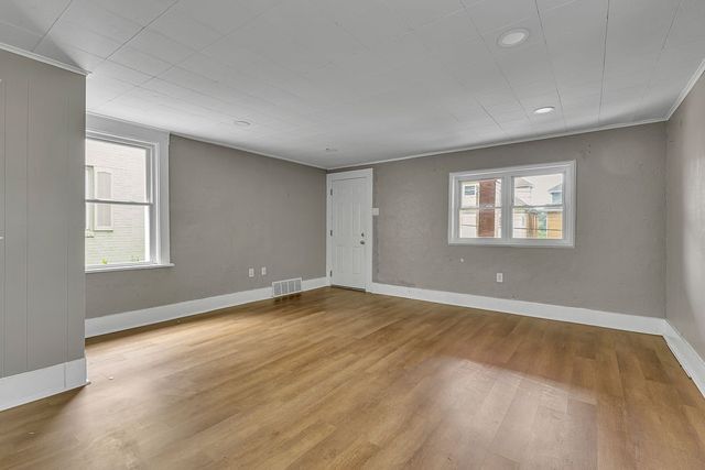 1216 Beaver Rd, Ambridge, PA 15003