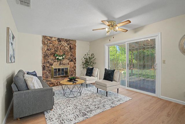 6 Lacota Ct, Sacramento, CA 95823