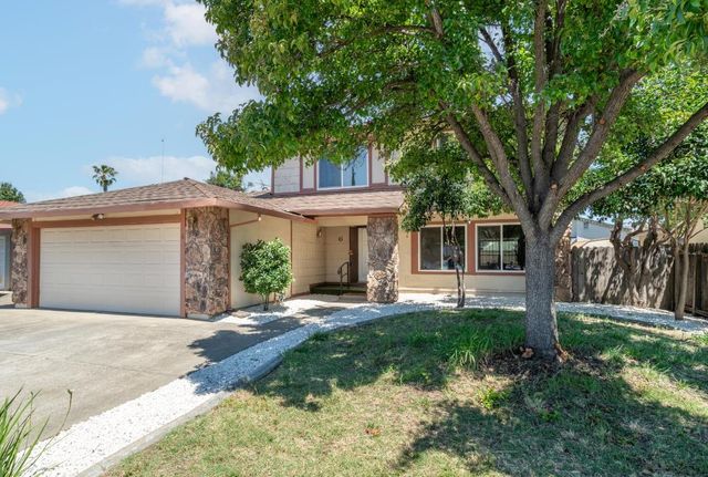 6 Lacota Ct, Sacramento, CA 95823