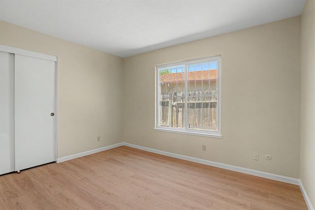 6 Lacota Ct, Sacramento, CA 95823