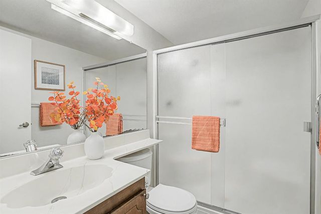 6 Lacota Ct, Sacramento, CA 95823
