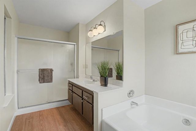 6 Lacota Ct, Sacramento, CA 95823