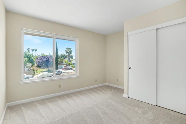 6 Lacota Ct, Sacramento, CA 95823