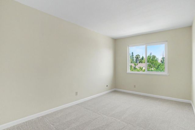 6 Lacota Ct, Sacramento, CA 95823