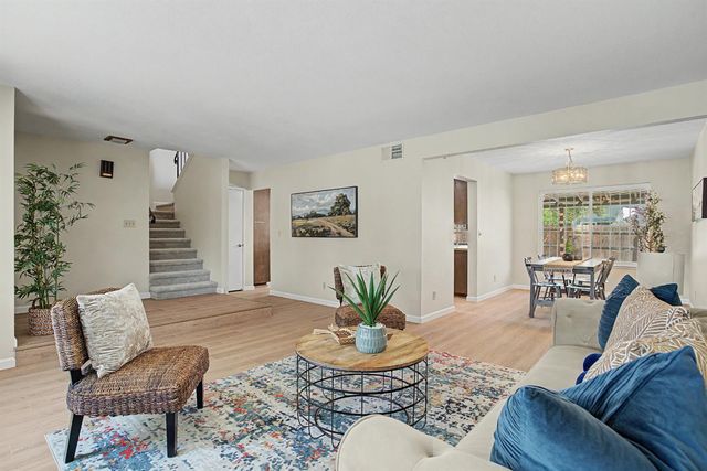 6 Lacota Ct, Sacramento, CA 95823