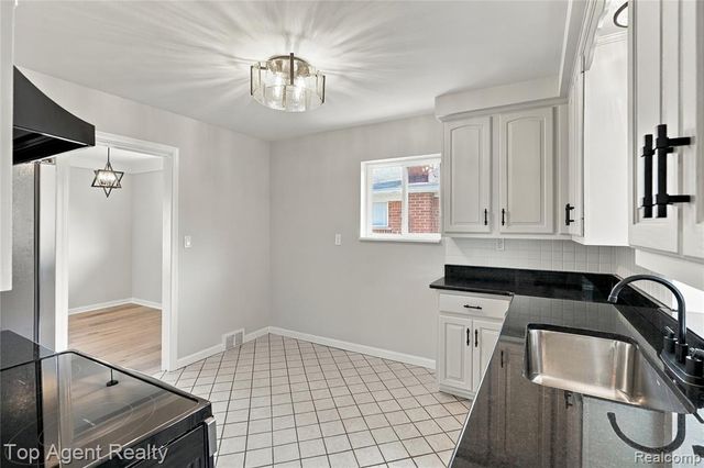 17716 Veronica Avenue, Eastpointe, MI 48021
