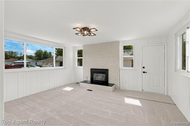 17716 Veronica Avenue, Eastpointe, MI 48021