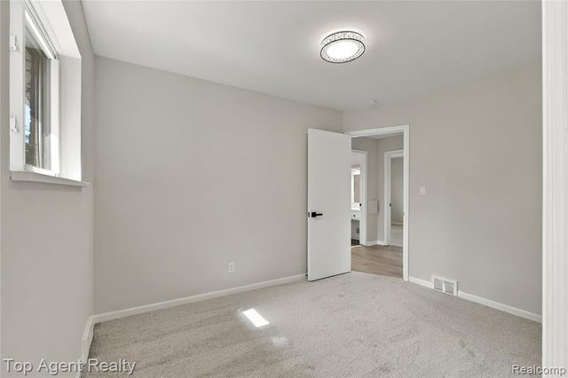 17716 Veronica Avenue, Eastpointe, MI 48021
