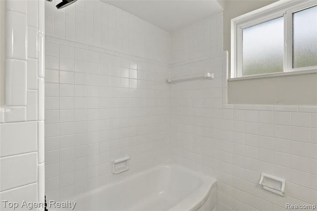 17716 Veronica Avenue, Eastpointe, MI 48021