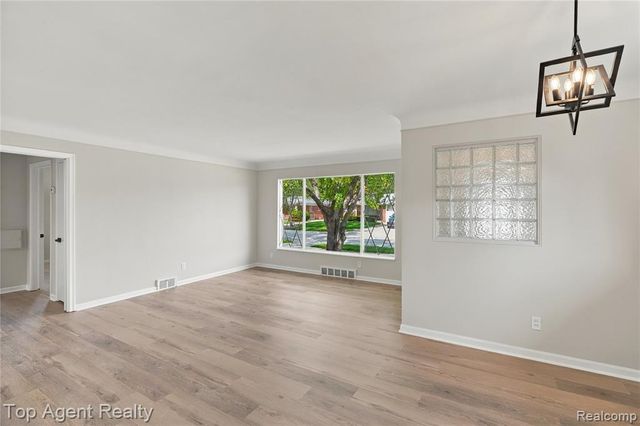 17716 Veronica Avenue, Eastpointe, MI 48021