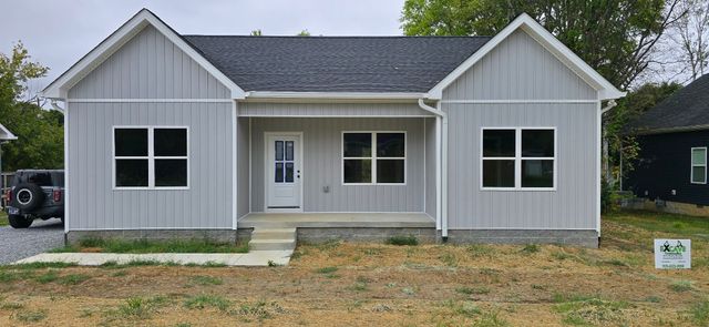 104 May St, Mc Ewen, TN 37101