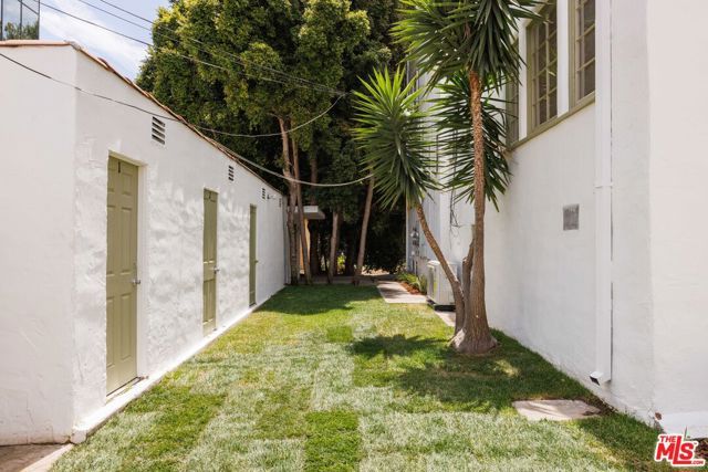 1226 Smithwood Drive 4, Los Angeles, CA 90035