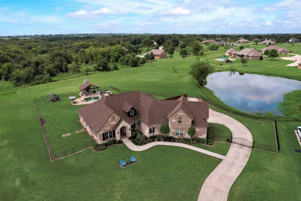 3132 Greenwood Circle, Kaufman, TX 75142