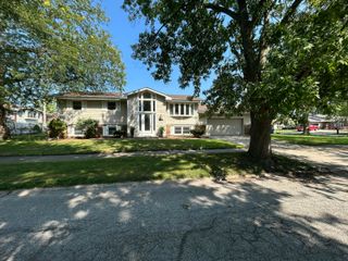 2117 Azalea Drive, Highland, IN 46322