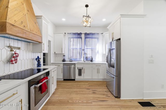 422 7TH Street W, Jacksonville, FL 32206