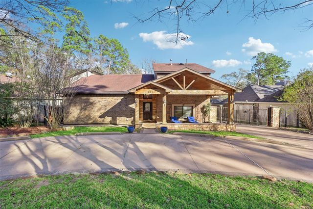 251 Springs Edge Drive, Conroe, TX 77356