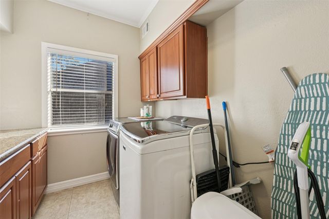 251 Springs Edge Drive, Conroe, TX 77356