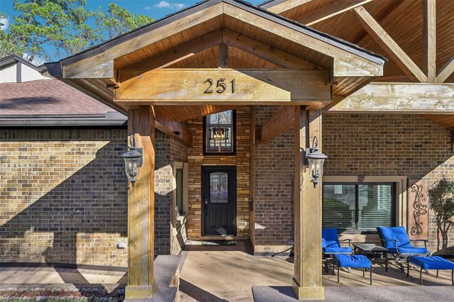 251 Springs Edge Drive, Conroe, TX 77356