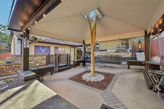 251 Springs Edge Drive, Conroe, TX 77356