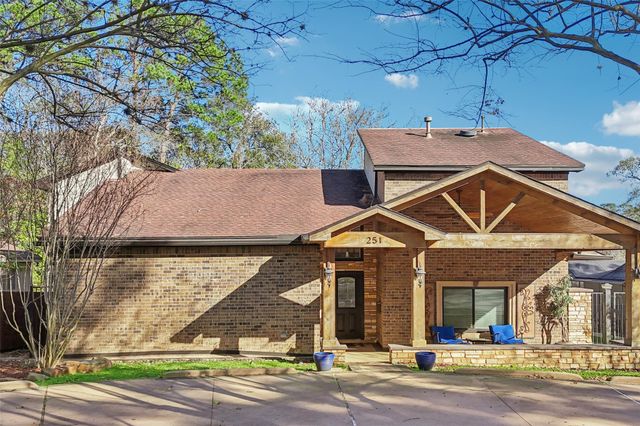 251 Springs Edge Drive, Conroe, TX 77356