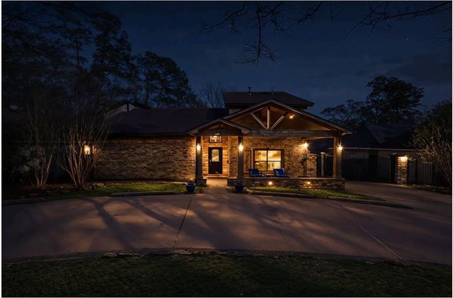 251 Springs Edge Drive, Conroe, TX 77356