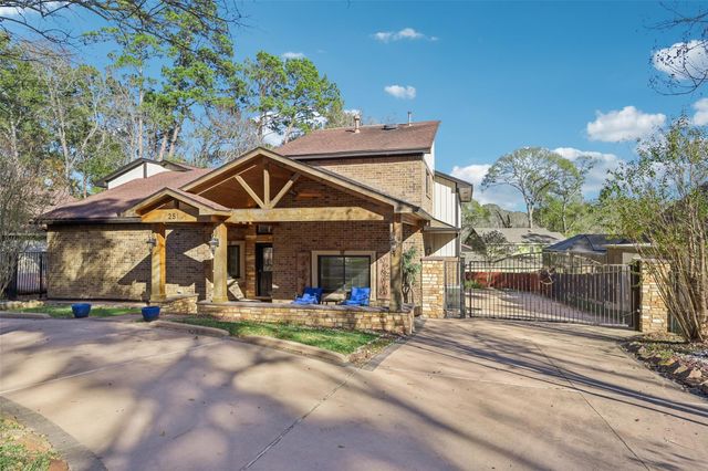 251 Springs Edge Drive, Conroe, TX 77356